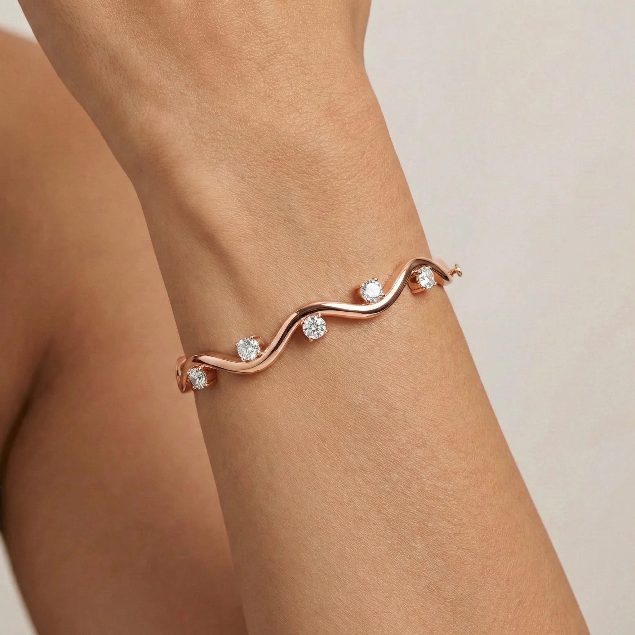 Brilliant Cut Wave Line Oval Bracelet