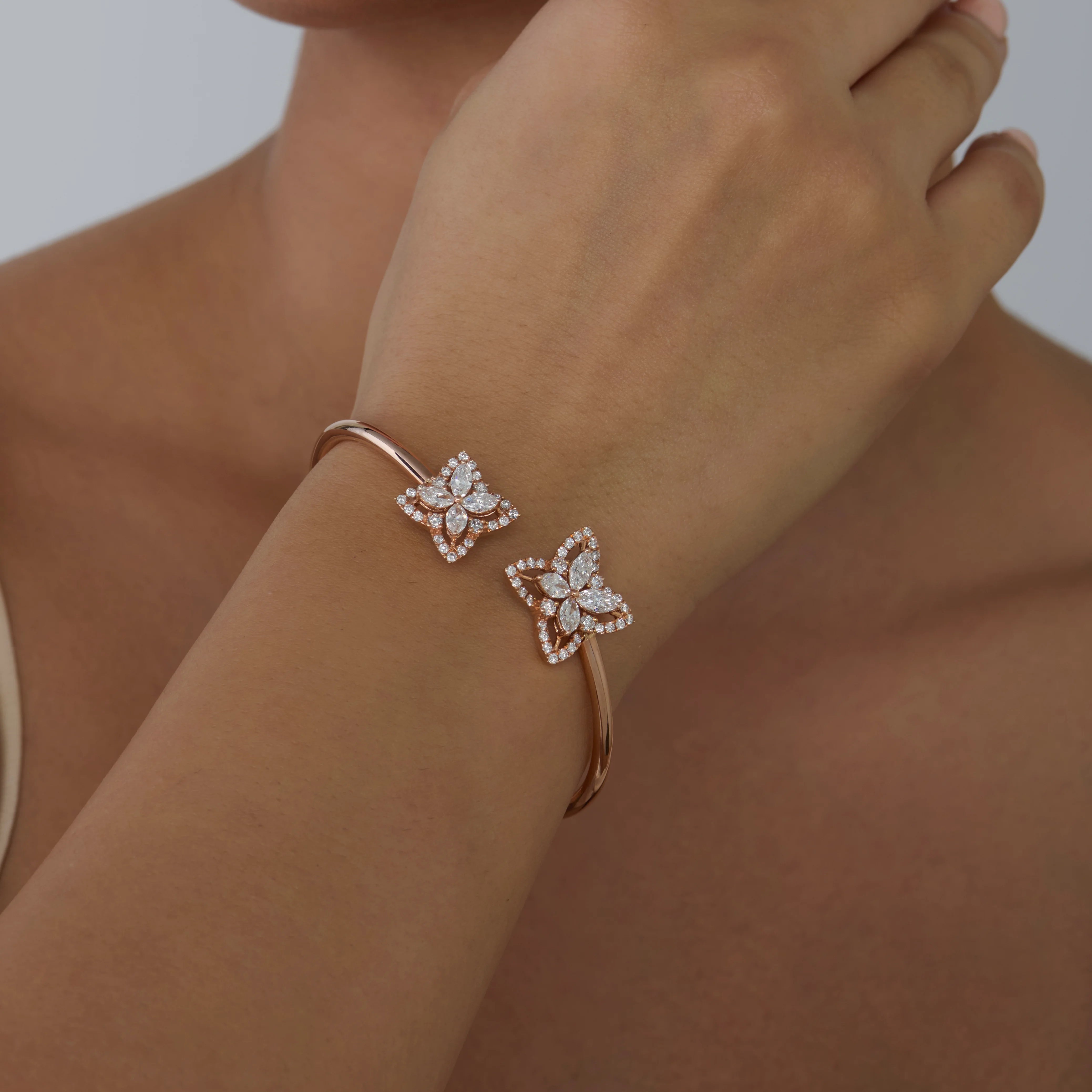 Clover Charm Halo Open Bracelet