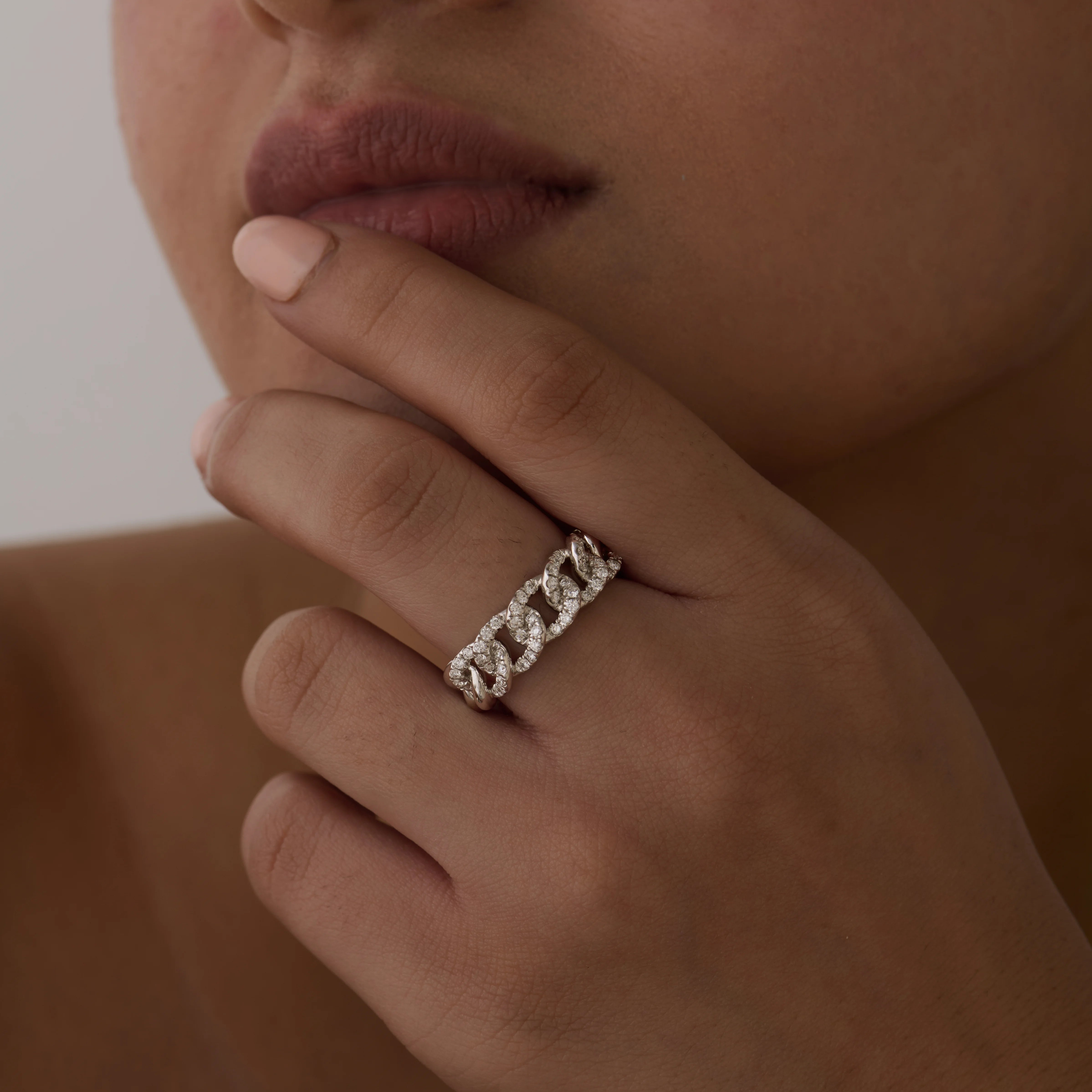 Brilliant Cut Chain Link Pattern Ring