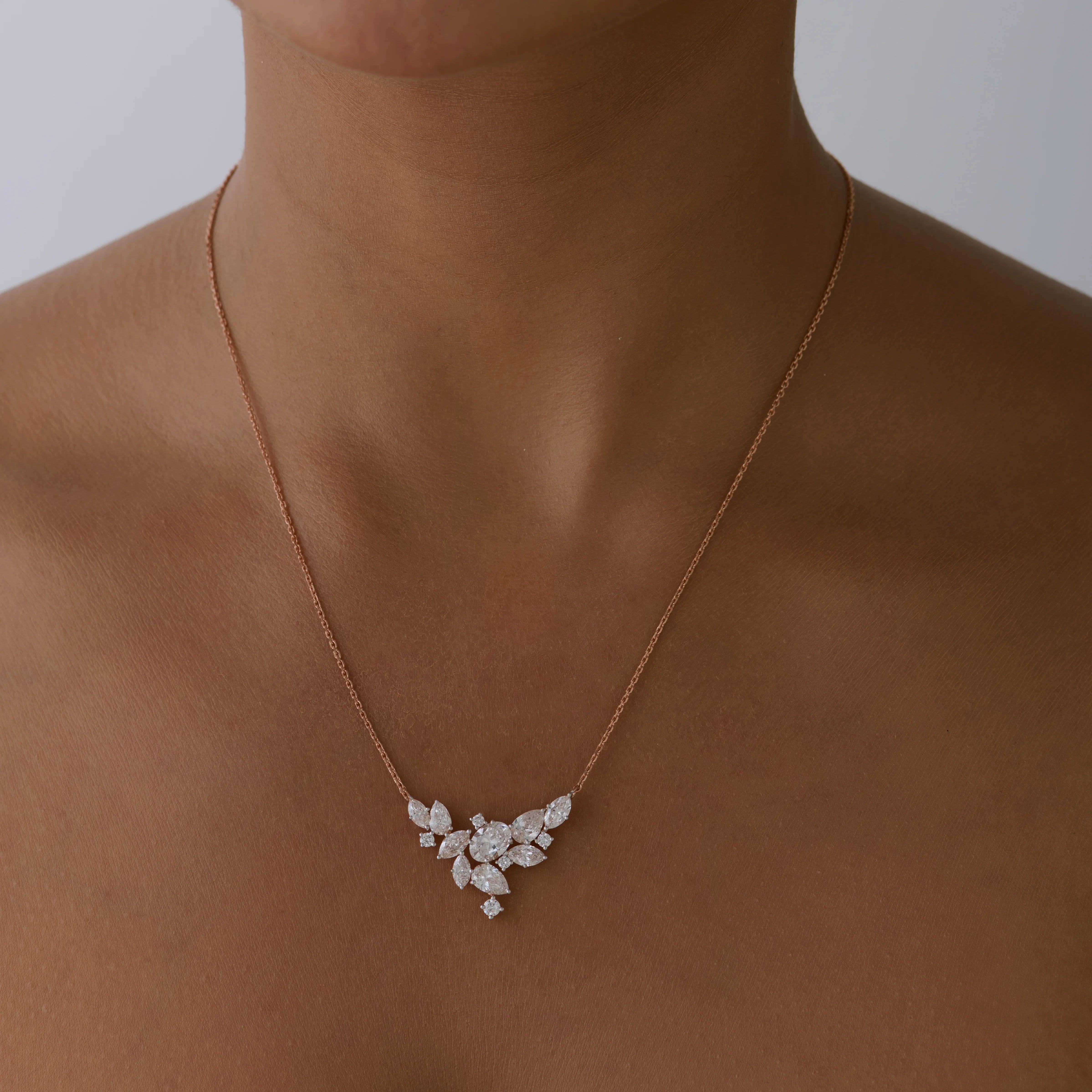 Mixed Cut Tapered Motif Pendant
